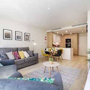 Modern & Stylish In Av. Da Liberdade By Lovelystay , Lisboa Portugal