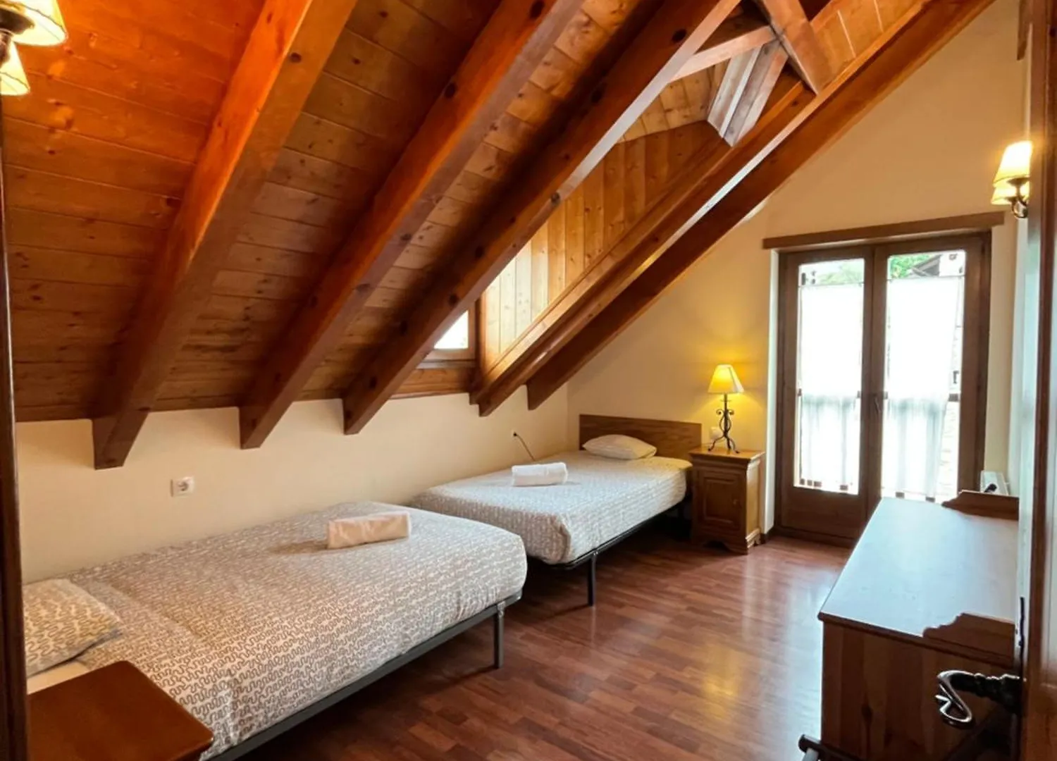 Luxury House Valencia D'Aneu Apartment